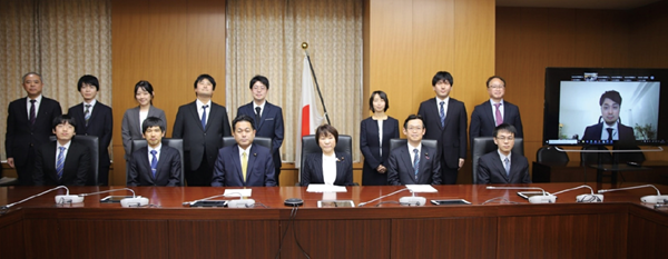 大臣表敬訪問の様子