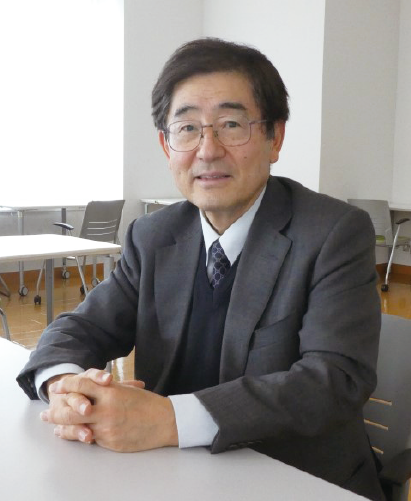 雨宮 慶幸 東京大学大学院新領域創成科学研究科特任教授1974年東京大学工学部物理工学科卒業、1979年同大学博士課程修了(工学博士)後、1982年高エネルギー物理学研究所放射光実験施設助手、1988年米国ブルックヘブン国立研究所客員研究員、1989年高エネルギー物理学研究所放射光実験施設助教授、1996年東京大学大学院工学研究科助教授、1998年同教授、1999年東京大学大学院新領域創成科学研究科教授、2007~2009年同研究科長を経て、2017年4月より現職。国立研究開発法人産業技術総合研究所先端オペランド計測技術オープンイノベーションラボラトリのラボ長、並びにCREST/さきがけ複合領域「計測技術と高度情報処理の融合によるインテリジェント計測・解析手法の開発と応用」の総括を併任。