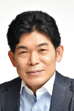 東京大学大学院経済学研究科教授 柳川 範之 氏(柳川氏提供)略歴東京大学大学院経済学研究科・経済学部教授。1983年大学入学資格検定試験合格、1988年慶應義塾大学経済学部通信教育課程卒業、1991年東京大学大学院経済学研究科修士課程修了、東京大学大学院経済学研究科博士課程修了。1993年慶應義塾大学経済学部専任講師、1996年東京大学大学院経済学研究科助教授、2007年東京大学大学院経済学研究科准教授、2011年東京大学大学院経済学研究科教授。総合研究開発機構理事、日本応用経済学会理事、法と経済学会理事、経済財政諮問会議民間議員、新しい資本主義実現会議有識者構成員、文部科学省科学技術・学術政策研究所顧問等を務める。